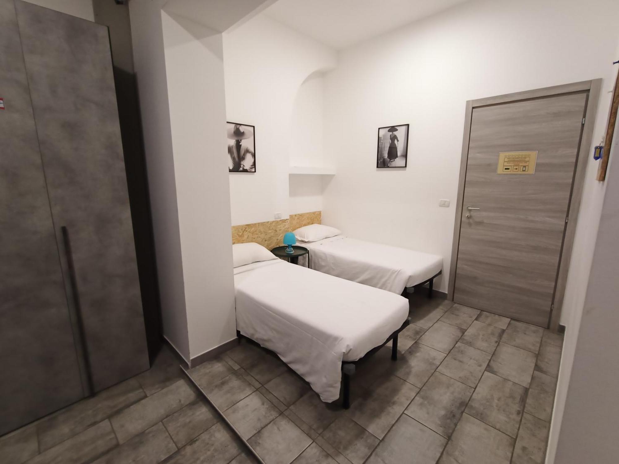 Camera Doppia con Letti Singoli con Bagno Privato Esterno