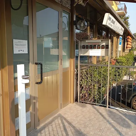 Airport Boulevard Guesthouse-2